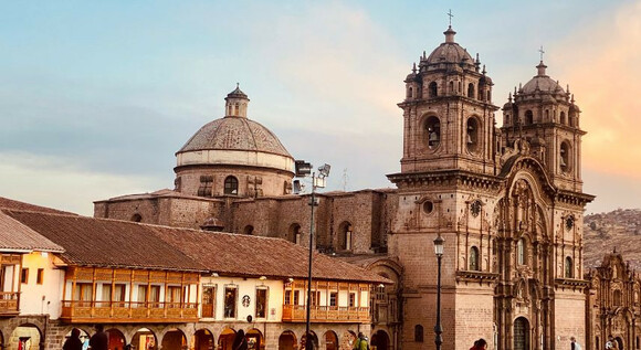 Cusco a Tu Ritmo: Historia, Altura y Magia
